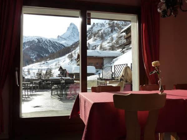 Alpenrose Hotel Zermatt Bagian luar foto