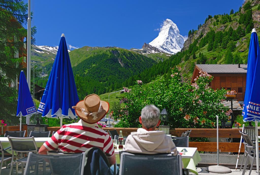 Alpenrose Hotel Zermatt Bagian luar foto